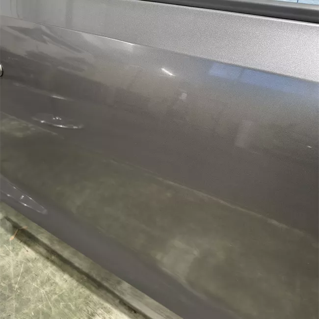 Porta anteriore destra