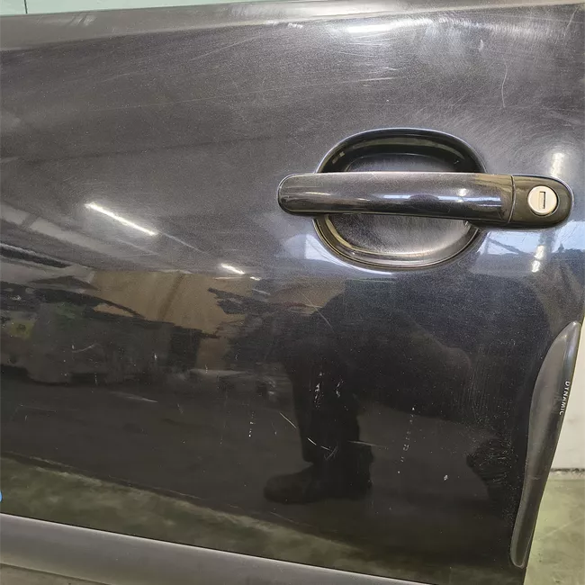 Porta anteriore sinistra