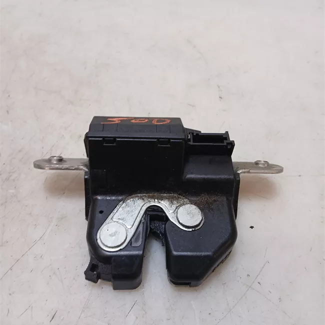 Serratura portello posteriore con aggancio