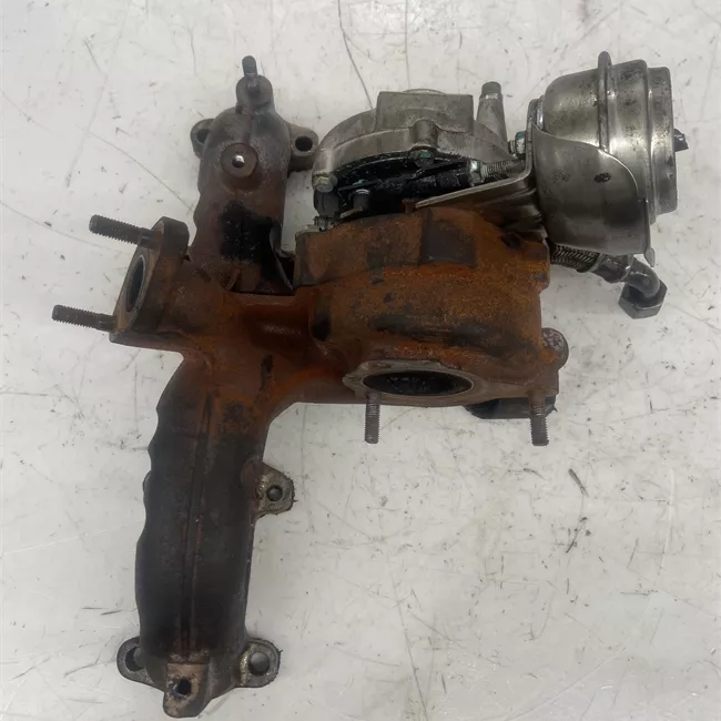 Turbocompressore con collettore scarico