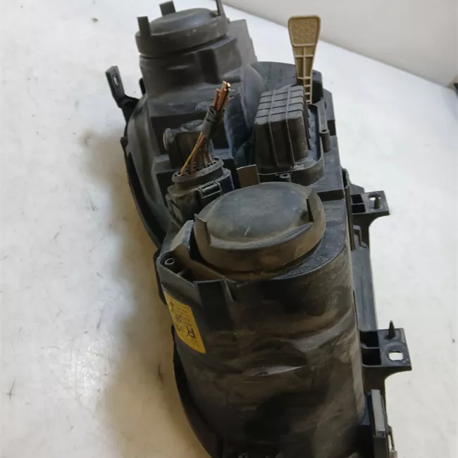 Proiettore destro AL