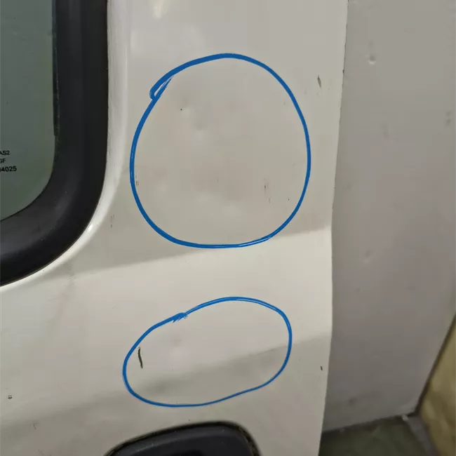 Porta anteriore sinistra