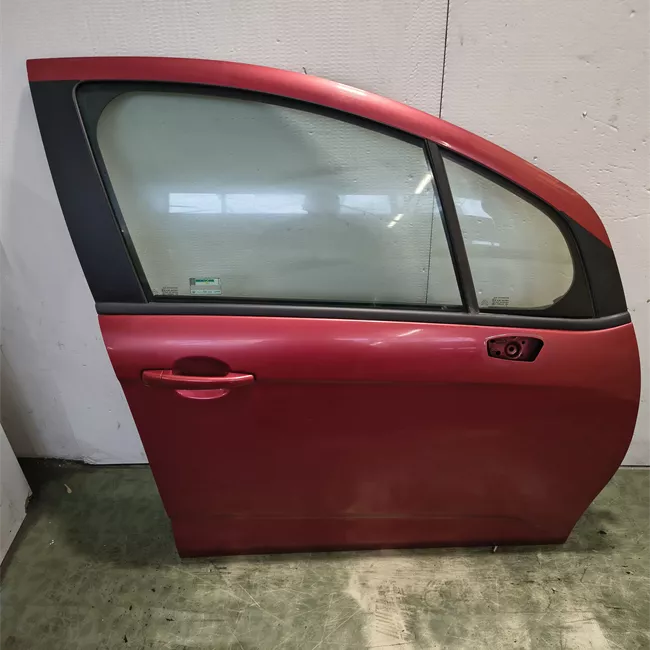 Porta anteriore destra