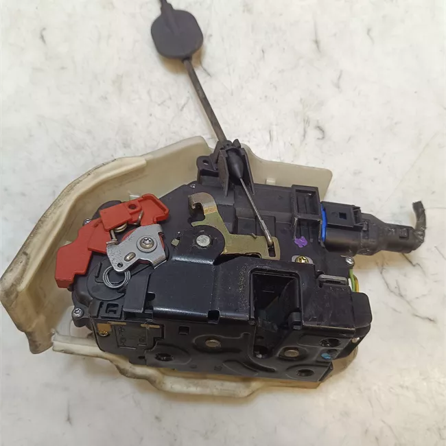 Serratura porta anteriore sinistra