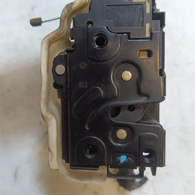 Serratura porta anteriore sinistra