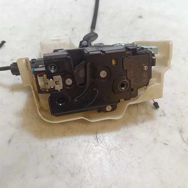 Serratura porta anteriore destra