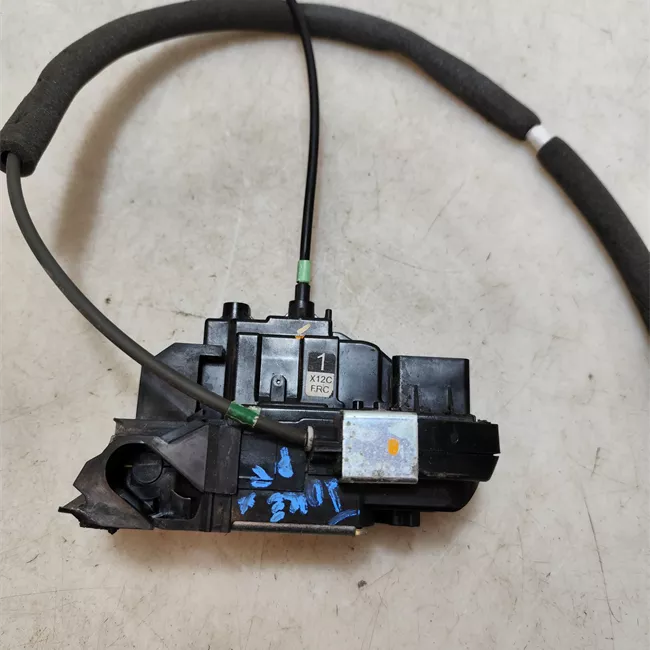 Serratura porta anteriore destra