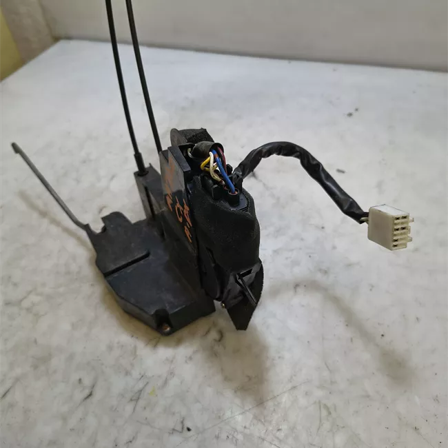 Serratura porta anteriore destra