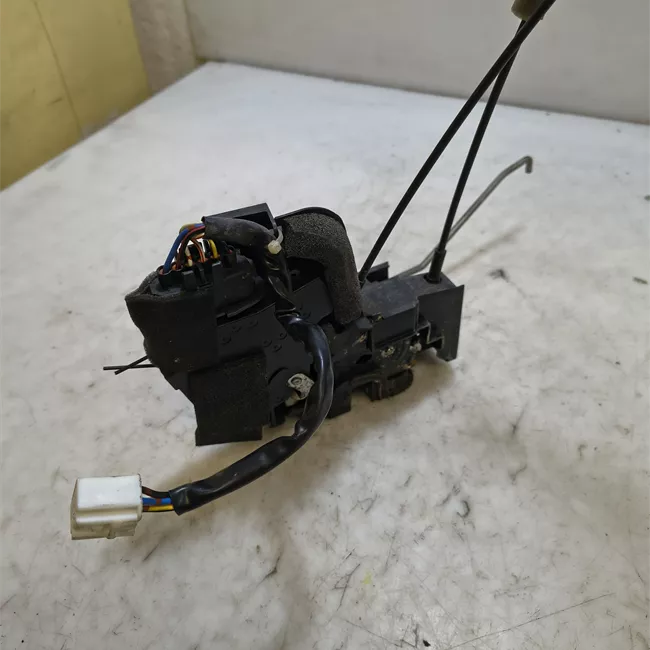 Serratura porta anteriore destra