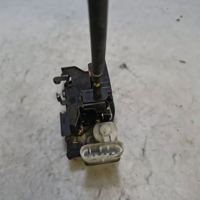 Serratura porta anteriore destra