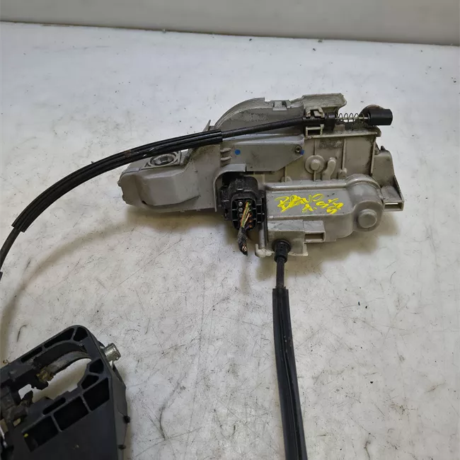 Serratura porta anteriore sinistra