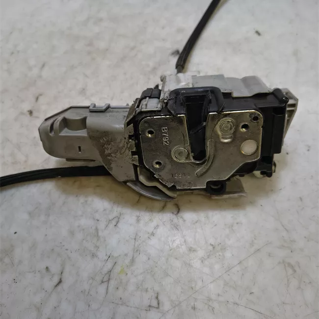 Serratura porta anteriore sinistra