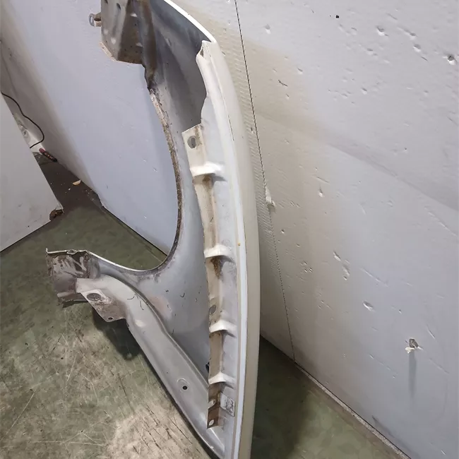 Parafango anteriore destro