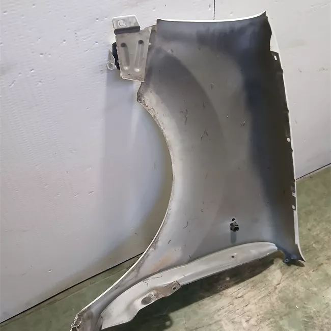 Parafango anteriore destro