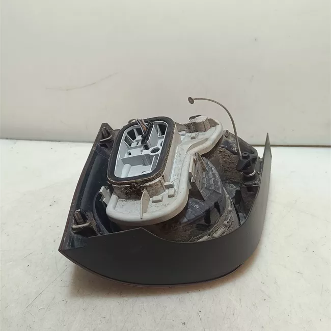 Fanale posteriore sinistro