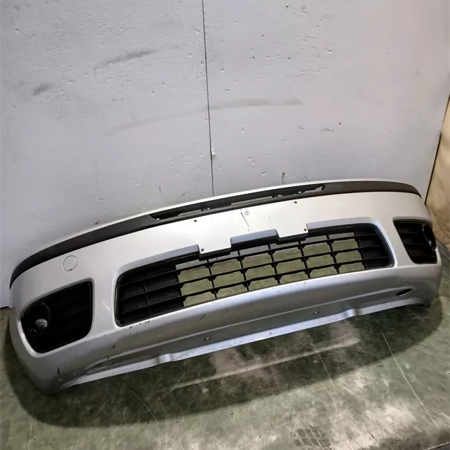 Paraurti anteriore con primer