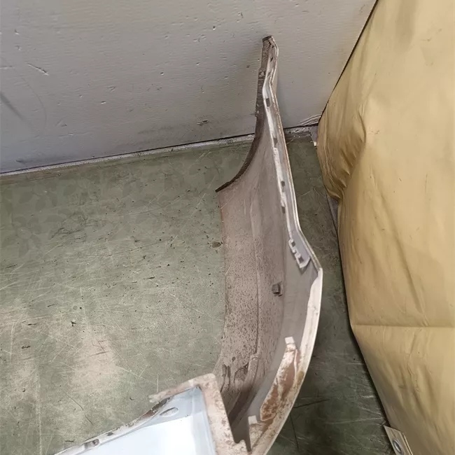 Paraurti posteriore con sensore parcheggio