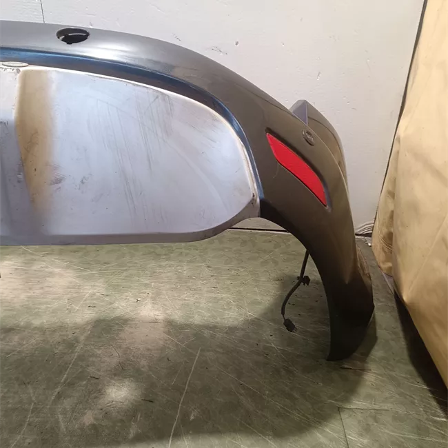 Paraurti posteriore centrale Singolo scarico