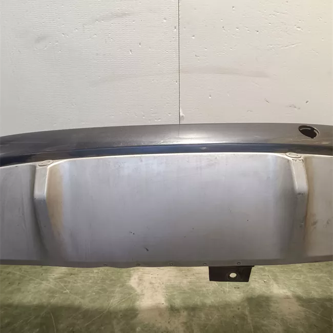 Paraurti posteriore centrale Singolo scarico