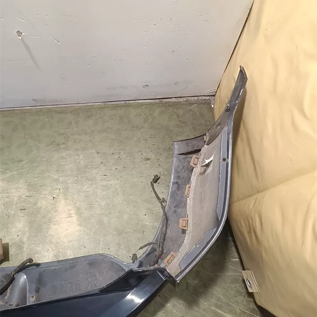 Paraurti posteriore centrale Singolo scarico