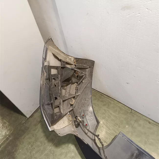 Paraurti posteriore centrale Singolo scarico