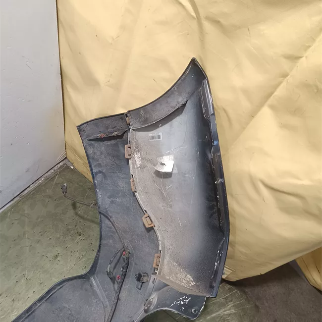 Paraurti posteriore centrale Singolo scarico