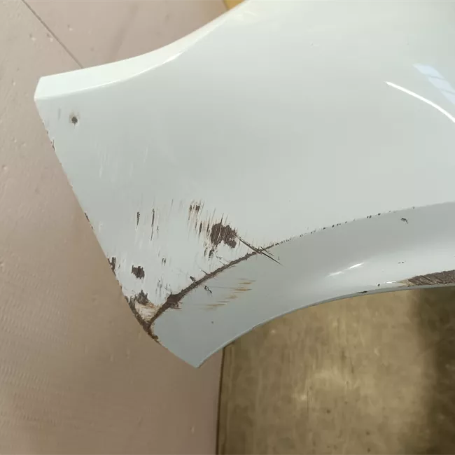 Paraurti posteriore con sensori parcheggio 02