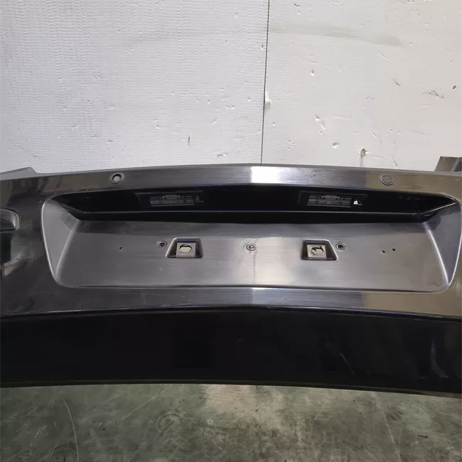 Paraurti posteriore con sensori parcheggio primer