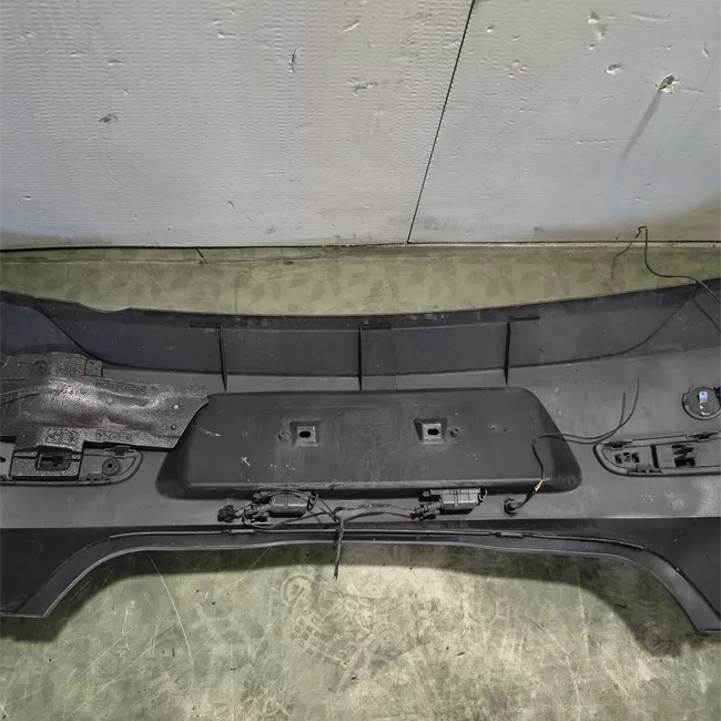 Paraurti posteriore con sensori parcheggio primer