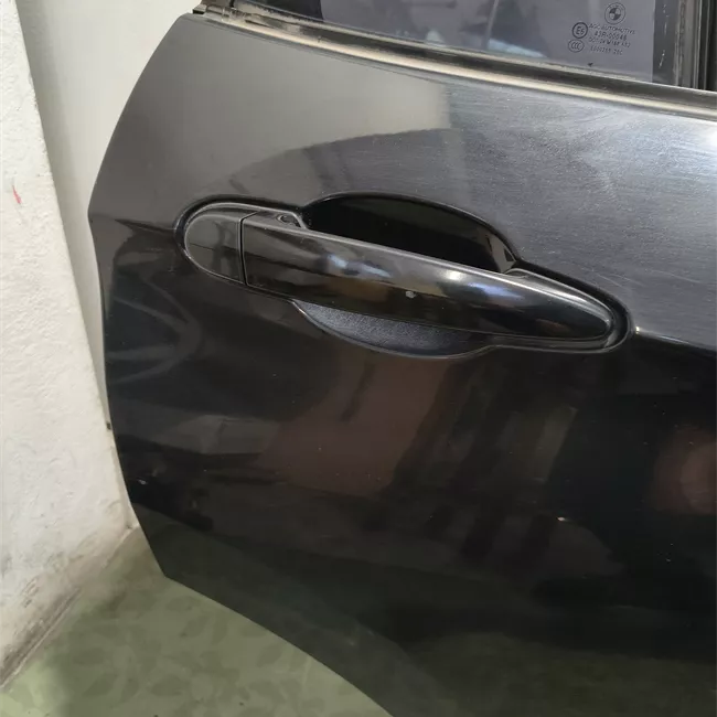 Porta posteriore destra