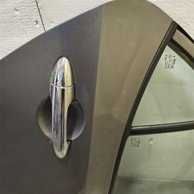 Porta posteriore destra