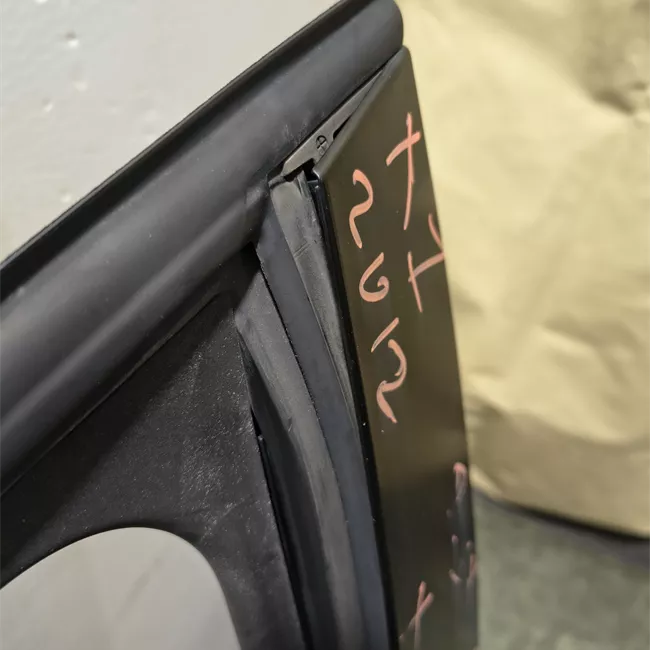 Porta anteriore sinistra