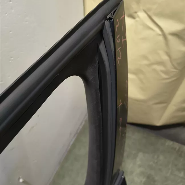 Porta anteriore sinistra