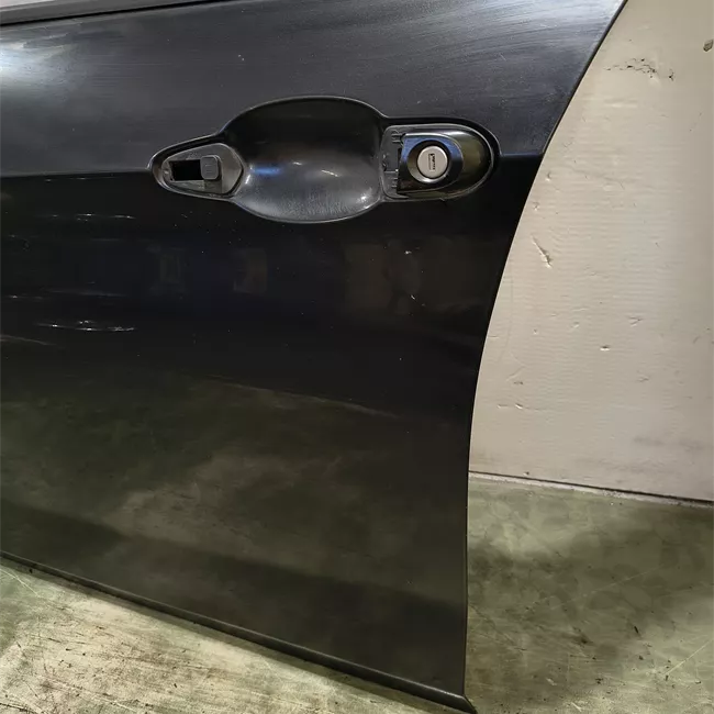 Porta anteriore sinistra