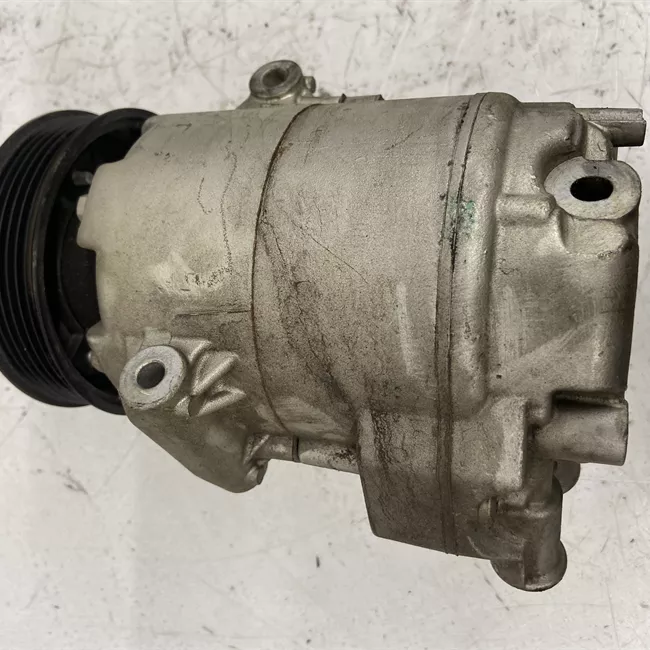 Compressore aria condizionata rotazionale