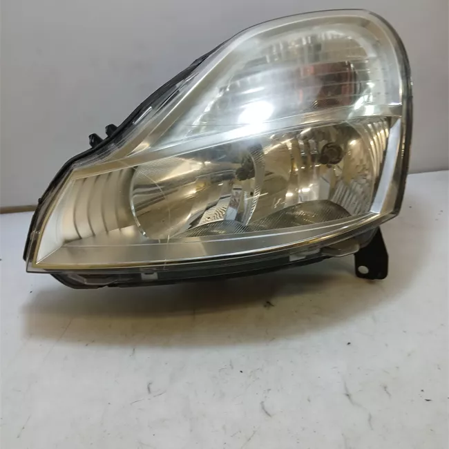 Proiettore sinistro Faro 01