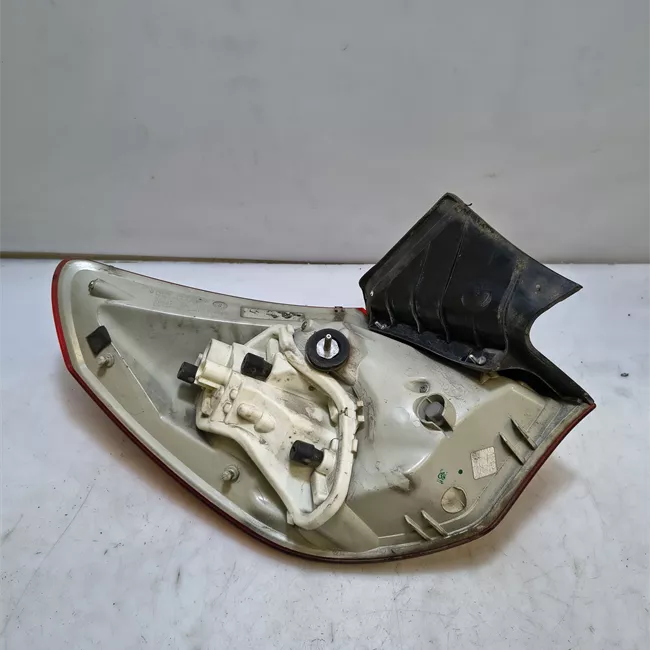 Fanale posteriore parte esterno destro