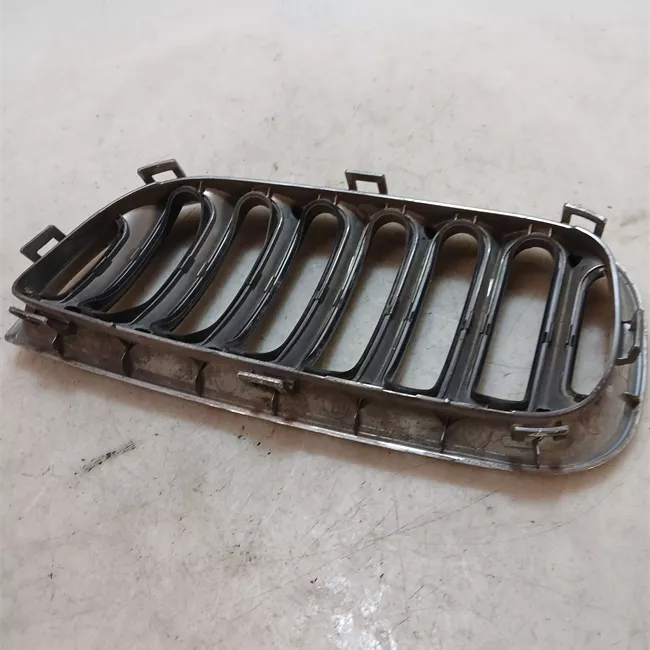 Griglia destra cromata