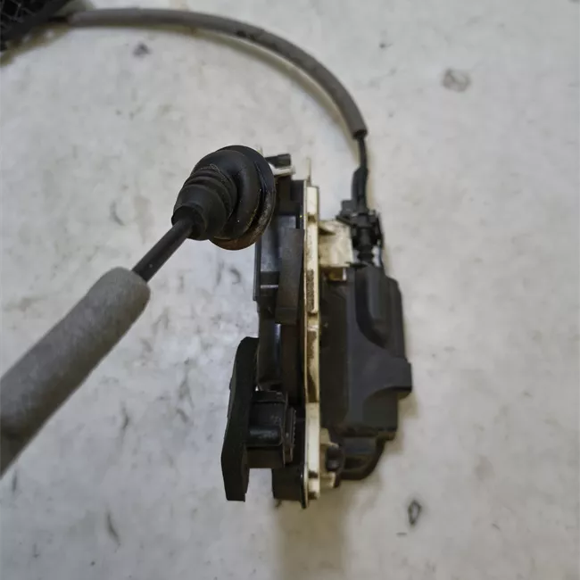 Serratura porta anteriore destra con chiusuraa centralizzata