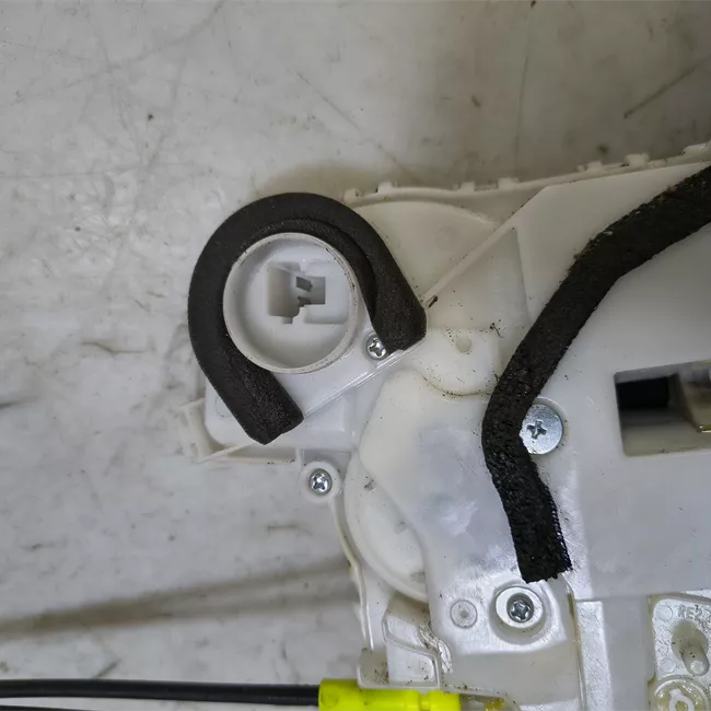 Serratura porta posteriore destra