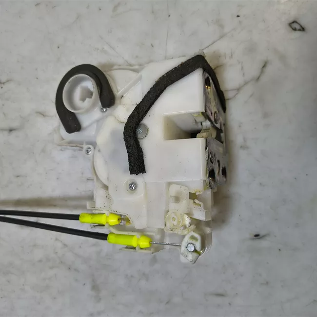 Serratura porta posteriore destra