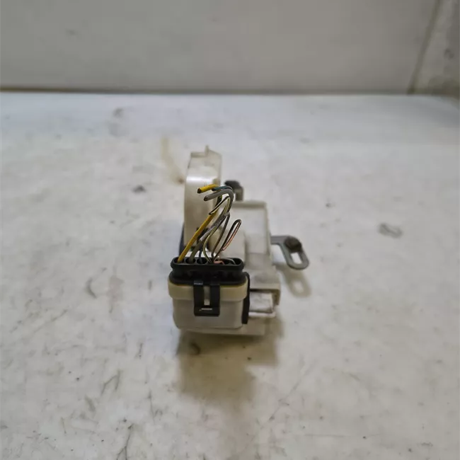 Serratura porta anteriore sinistra