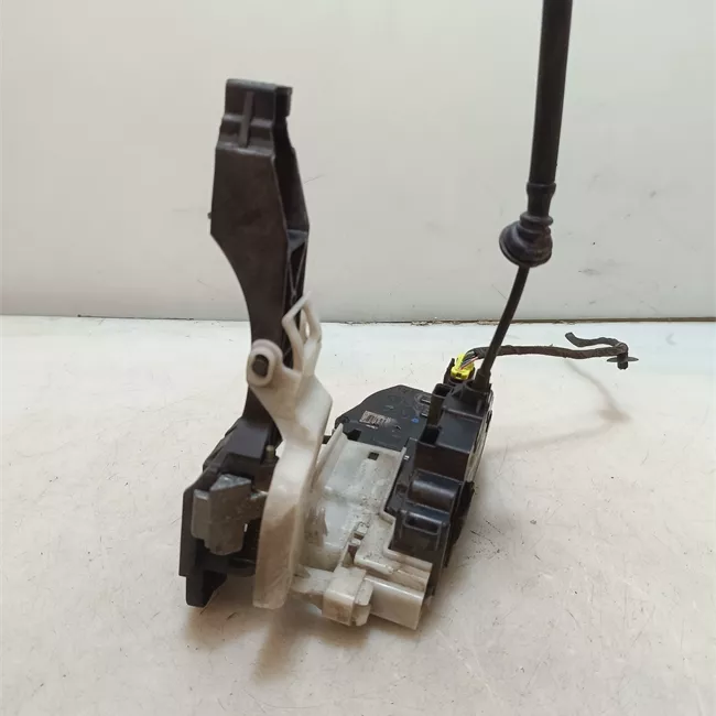 Serratura porta anteriore sinistra