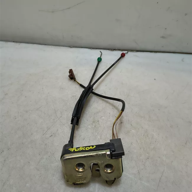 Serratura portello posteriore con sgancio posteriore telecomandato