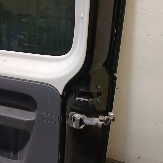 Porta posteriore destra