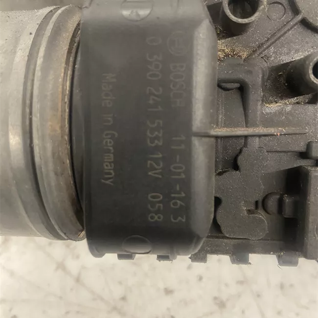 Meccanismo tergiparabrezza con motorino