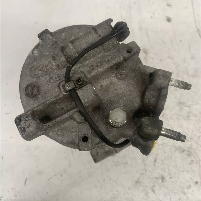 Compressore aria condizionata rotazionale