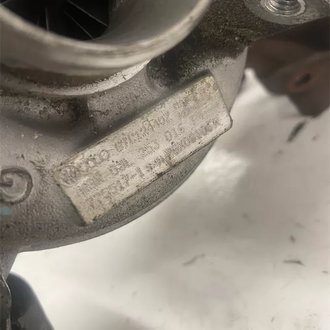 Turbocompressore con collettore scarico