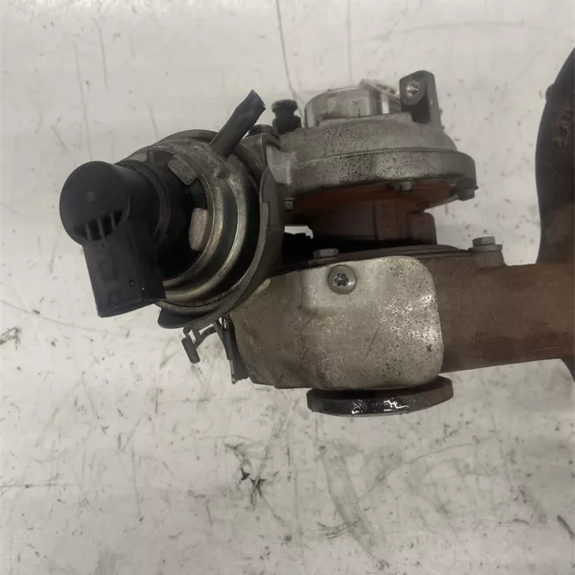 Turbocompressore con collettore scarico