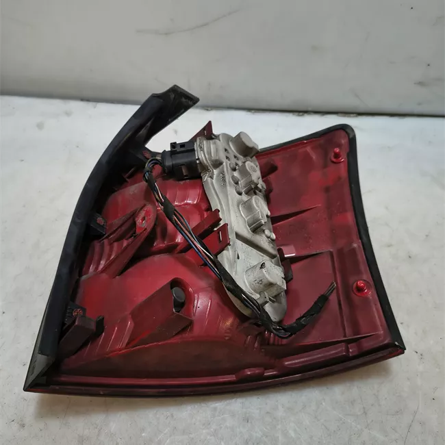 Fanale posteriore sinistro